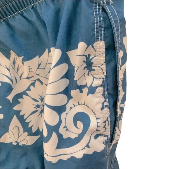 Speedo Swim Trunks. Blue Hawaiian Print Size 36 - Picture 3 of 6